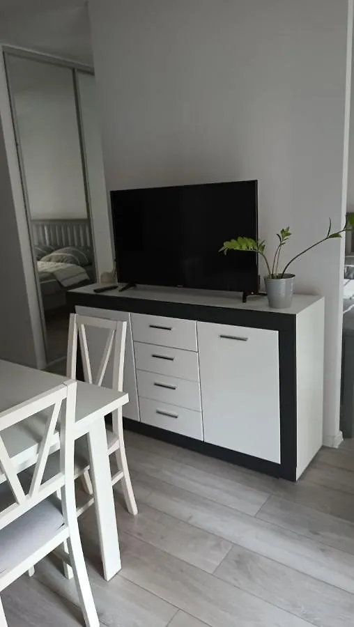 Apartment Z Ogrodkiem Na Warszawskiej Woli Warsaw 0*,