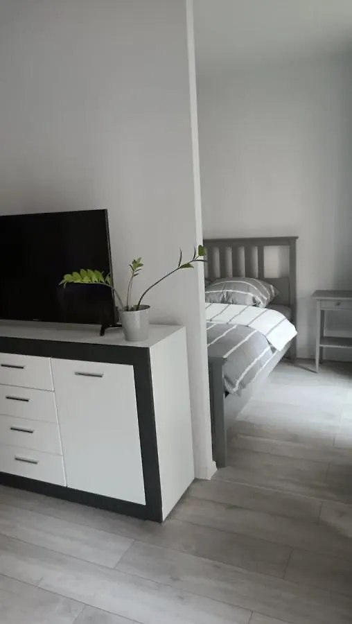 Apartment Z Ogrodkiem Na Warszawskiej Woli Warsaw