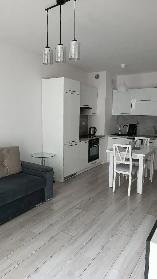 Apartment Z Ogrodkiem Na Warszawskiej Woli Warsaw